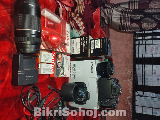 Cenon 700D DSLR with 55mm & 75-300mm Lens